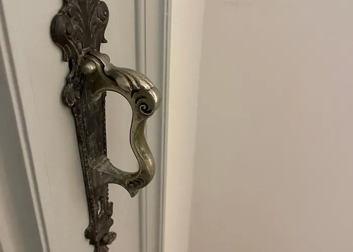 Daire Exclusive Next To Main Station *