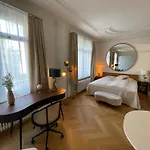 Apartment Exclusive Next To Main Station *