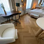 Apartment Exclusive Next To Main Station