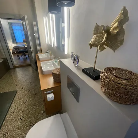 Διαμέρισμα Exclusive Next To Main Station