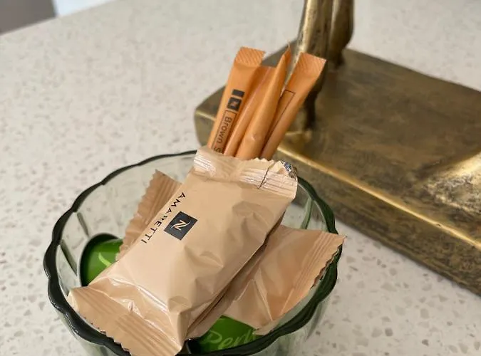 Exclusive Next To Main Station Lejlighed *