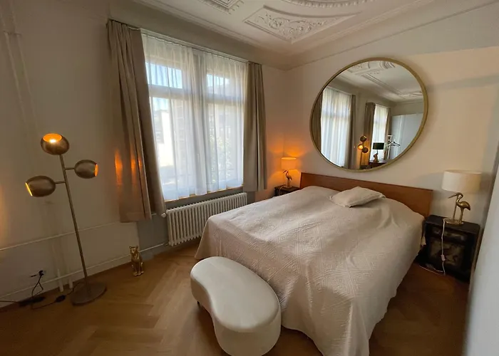 Daire Exclusive Next To Main Station *