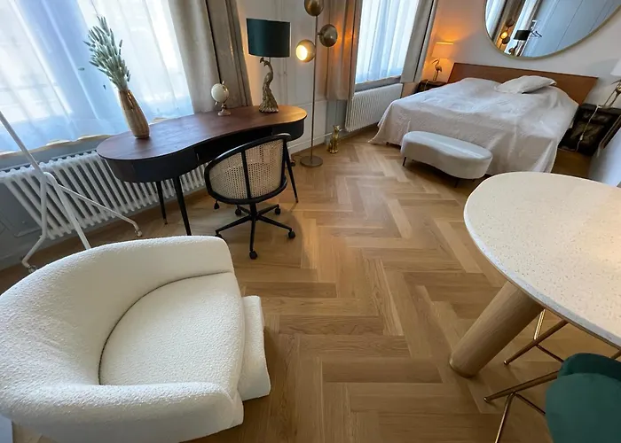 Daire Exclusive Next To Main Station