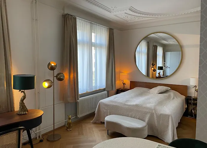 Exclusive Next To Main Station *