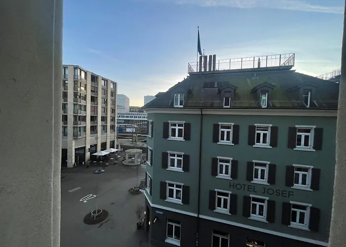 Exclusive Next To Main Station Lejlighed