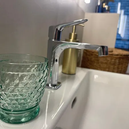 Exclusive Next To Main Station アパート *