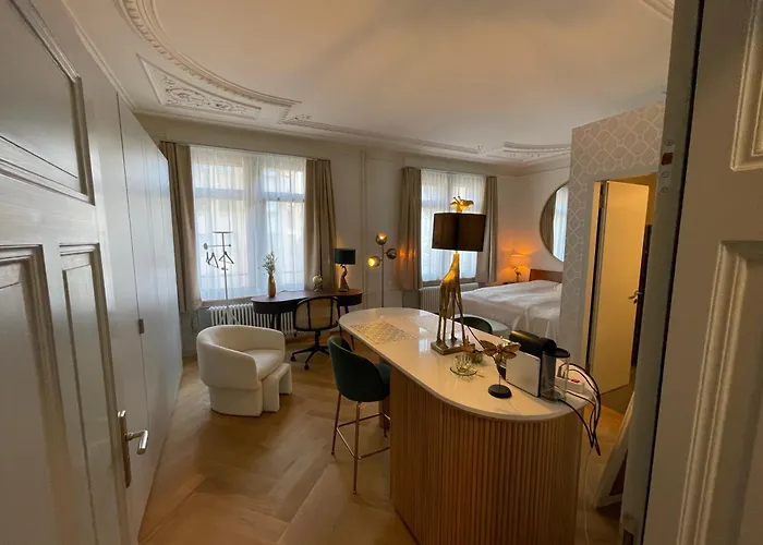 Exclusive Next To Main Station *